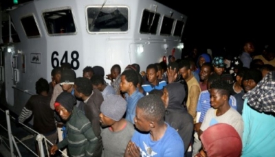 البحرية الليبية تعلن إنقاذ حوالى ألف مهاجر في المتوسط خلال 24 ساعة