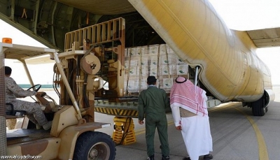 عدن: وصول طائرتان تحملان 70 طناً من الإغاثة لمحافظة الحديدة