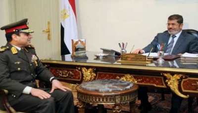 صحيفة لندنية تكشف تفاصيل الأيام الأخيرة بين "مرسي" و"السيسي" قُبيل الإنقلاب