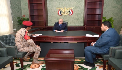 خلال لقاءه النوبه.. الرئيس هادي يؤكد على اهمية توحيد عمل المؤسسات العسكرية