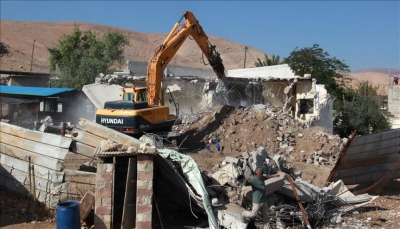 الاحتلال الإسرائيلي يهدم 40 مسكنا وحظيرة مملوكين لفلسطينيين شرق القدس