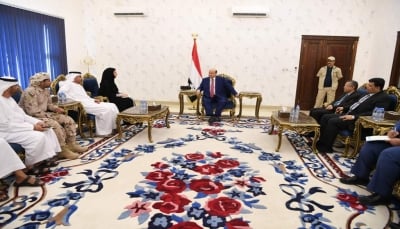 الرئيس هادي يستقبل وفدآ إماراتيآ في قصر المعاشيق بـ"عدن"