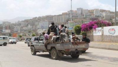 إب: حاجز أمني للحوثيين يختطف العشرات من أبناء "النادرة"