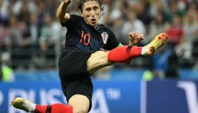 كأس العالم.. الكرواتيون يحتفون بـ "العبقري" مودريتش