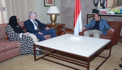 مسؤول بريطاني يعرب عن أمل بلاده بالتوصل لحل سياسي ينهي المأساة في اليمن