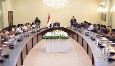 الرئيس هادي يلتقي قيادات "الجوف" ويوجه بصرف مليار ريال لتغطية الاحتياجات الملحة