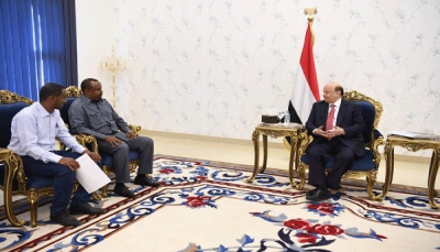 الرئيس هادي يلتقي السفير الصومالي لدى اليمن