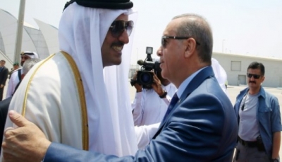 أمير قطر يزور تركيا لدعمها في أزمتها