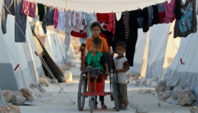 نزوح مئات السوريين من ادلب خشية هجوم وشيك لقوات النظام