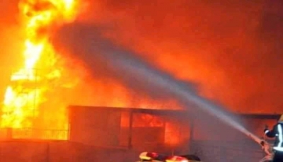 صنعاء: حريق هائل في مباني سكنية بحي مذبح إثر انفجار مخزن وقود