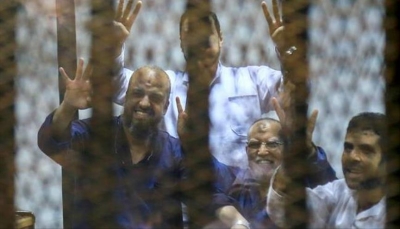 بينهم القياديان العريان والبلتاجي.. حكم أولي بإعدام 75 متهمًا بقضية "فض رابعة" في مصر