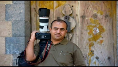 نقابة الصحفيين تحمل الحوثيين مسؤولية تعرض مصور الوكالة الفرنسية في "صنعاء" لمحاولة إغتيال