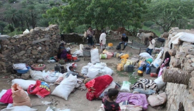 الحوثيون يهجّرون عشرات الأهالي من قرية "الكدمة" غربي تعز