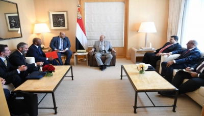 الرئيس هادي يلتقي مدير جنرال الكتريك للإطلاع على خطوات تنفيذ مشروع كهرباء عدن