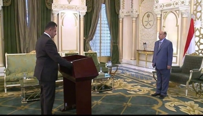 رئيس الوزراء يؤدي اليمين الدستورية امام رئيس الجمهورية