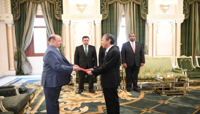 الرئيس هادي يتسلم أوراق اعتماد عدد من السفراء المعتمدين لدى اليمن
