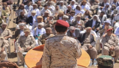 الجيش يعقد لقاء موسعا بوجهاء صنعاء لمناقشة جهود تحرير المحافظة
