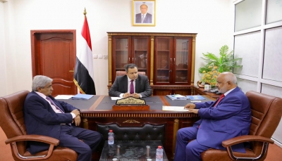 رئيس الحكومة: معركتنا مع الحوثيين لن تنتهي إلا برفع العلم الجمهوري في"مران"