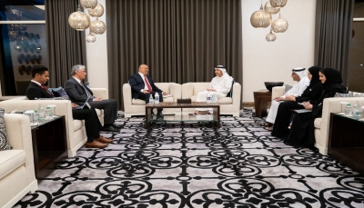 وزير الخارجية يبحث مع نظيره الإماراتي جهود استعادة الدولة وإنهاء الانقلاب