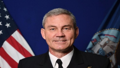 العثور على قائد البحرية الأمريكية في الشرق الأوسط ميتا في البحرين