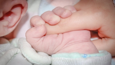 نجاح أول عملية ولادة لطفل عن طريق نقل رحم متبرعة متوفاة