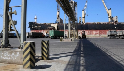 الحكومة تنفي انسحاب الحوثيين من الحديدة وتحذر من محاولة الالتفاف على اتفاق السويد 
