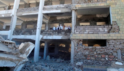 عودة الدراسة بمدرسة تعرضت للقصف في اليمن مع صرف رواتب المعلمين