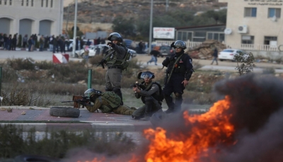 إصابة 20 فلسطينيا في مواجهات مع الإحتلال الإسرائيلي شرقي رام الله