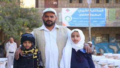 الحوثيون في إب يحتجزون شاحنات إغاثة ويختطفون مدير منظمة إنسانية