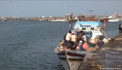الحديدة.. مليشيا الحوثي تختطف سبعة صيادين أفرجت عنهم مؤخرًا السلطات الإريترية 