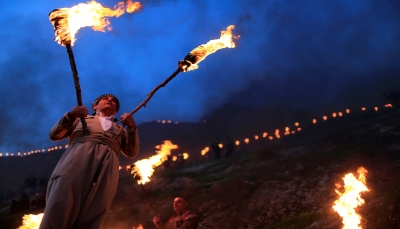 ماذا تعرف عن «نوروز» عيد الأكراد المقدس ورمزيّة إشعال النيران؟