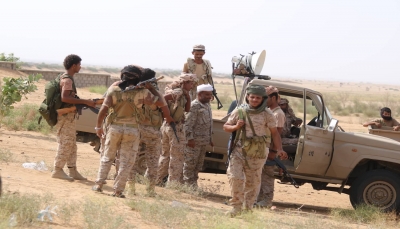 خلال عملية عسكرية.. الجيش يعلن تحرير مناطق استراتيجية في "عبس" بحجة