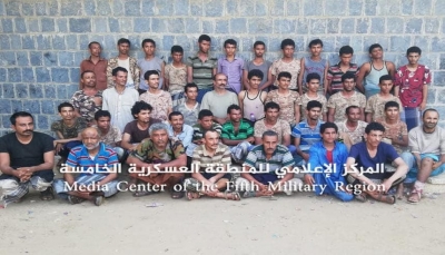 الجيش يأسر 45 حوثيا خلال يومين في معارك مديرية عبس بحجة 