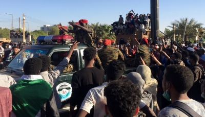 بعد يوم من مقتل 5 متظاهرين.. المعارضة السودانية تعلن الإضراب العام ومواصلة الاعتصام