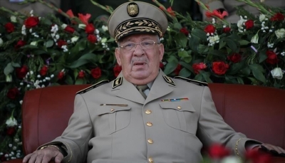 قائد الأركان الجزائري: الجيش سيتابع سير المرحلة الانتقالية في البلاد