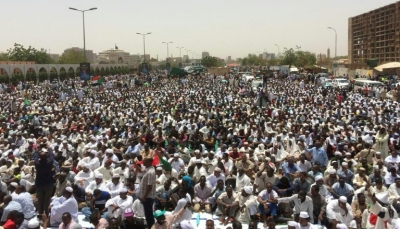 المجلس العسكري لا يعتبر إزاحة الرئيس السوداني انقلابا والتعبئة مستمرة