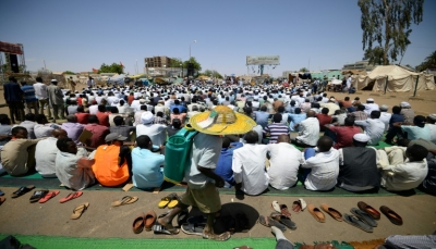 السودان: المتظاهرون يزيلون المتاريس ويطالبون الجيش باستئناف التفاوض