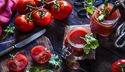 تعرف على فوائد مذهلة وغير متوقعة لعصير "الطماطم"