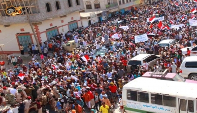 سقطرى: مظاهرة حاشدة دعما للحكومة الشرعية ورفضا للتشكيلات الخارجة عن القانون (صور)