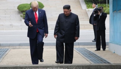 دونالد ترامب يعبر الحدود إلى كوريا الشمالية سيراً على الاقدام في لقاء تاريخي مع كيم جونغ أون