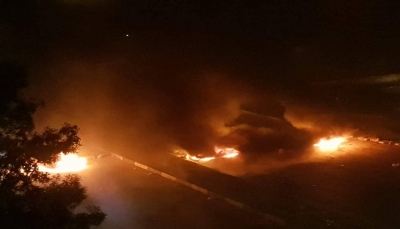 حضرموت: مواطنون يقطعون خط رئيسي ويشعلون النيران احتجاجاً على تدهور الكهرباء