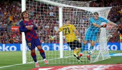 سواريز يرجح كفة برشلونة على آرسنال في كأس خوان جامبر
