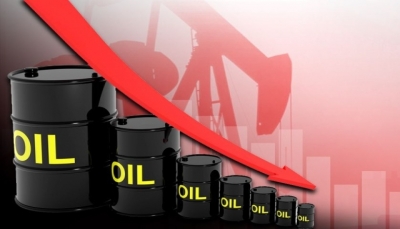 أسعار النفط تهوي لأدنى مستوى