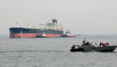 إيران تحتجز سفينة جديدة في مياه الخليج على متنها 12 بحارا فلبينياً