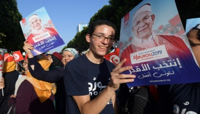 تونس تحبس انفاسها عشية اقتراع رئاسي مجهول النتائج بعد نقاشات حامية