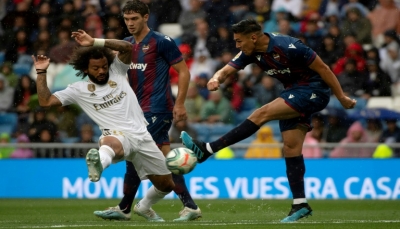 إصابة مارسيلو تهدد مشاركته في مباراة ريال مدريد وسان جرمان