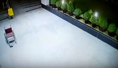كاميرات ترصد "شبح" يفر على مقعد متحرك (فيديو)