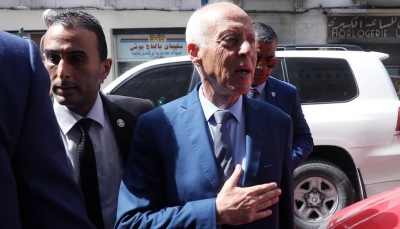 من هو "قيس سعيّد" المرشح الذي يعتبره التونسيين رجل الصرامة و"النظافة"؟