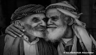 بعد منحه الجائزة الأولى.. المصور اليمني "السنيدار" يتعثر بالسفر لإستلام جائزته