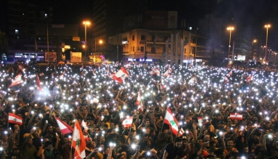 لليوم 22.. اللبنانيون يواصلون ثورتهم ويغلقون مرافق حيوية ببيروت والطلاب يحتشدون